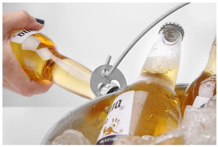 Bierkübel mit seitlichem Flaschenöffner