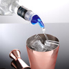 Rote Ausgießerflasche